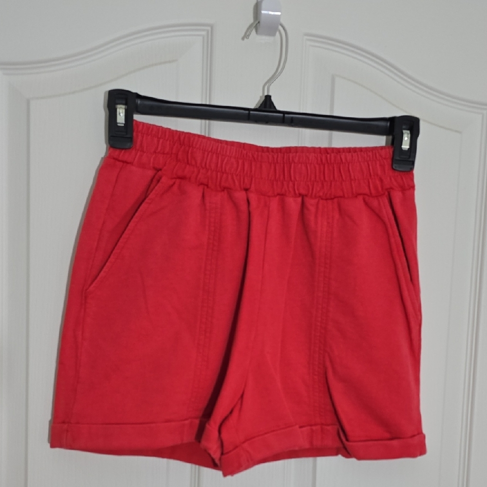 Chelsea & Violet Distressed Coral Colored Shorts With Elastic Waist Size‎ Small
